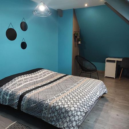 Agreable Et Spacieuse Chambre Familiale Sansac-de-Marmiesse Buitenkant foto