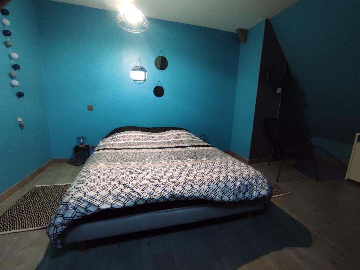 Agreable Et Spacieuse Chambre Familiale Sansac-de-Marmiesse Buitenkant foto